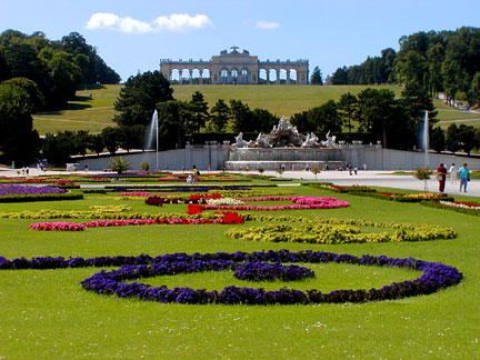 schloss schonbrunn garden