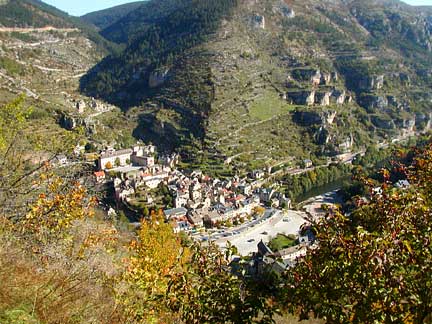 st enimie village