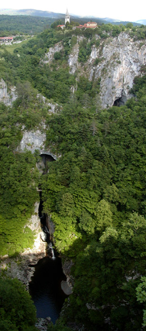 caves gorge