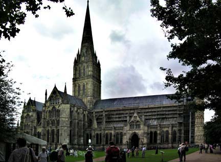 salisbury cathedral exterior