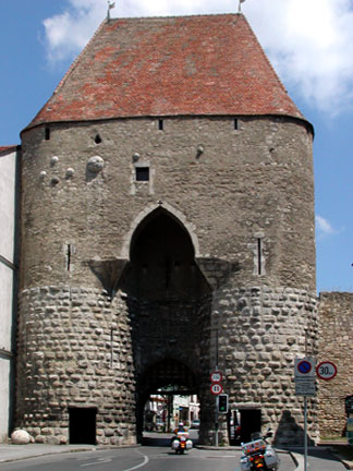 entering hainburg