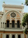 spanish synagogue * Prague was home to many of the Jewish faith and has several unique synagogs.  This one was built for the Spanish Jews and clearly shows the moorish styling. * 320 x 432 * (85KB)