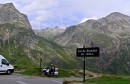 col du glandon * Jim on his bike at the Col du Glandon at 1924 meters (6312 feet). * 432 x 281 * (56KB)