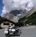 bikes monte bianco pano * The bikes in front of Monte Bianco, taken in Entreves, Italy. * 360 x 364 * (60KB)